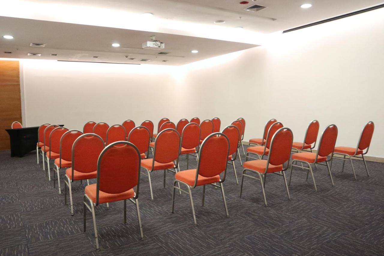 Wyndham Concepcion Pettra Hotel Exterior photo A typical meeting room